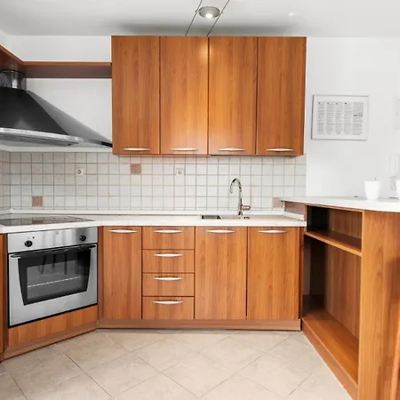 Konukevi Milena By 4*