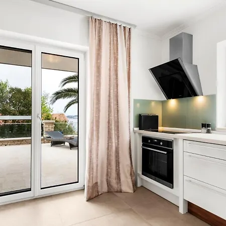 Milena By Konukevi 4*